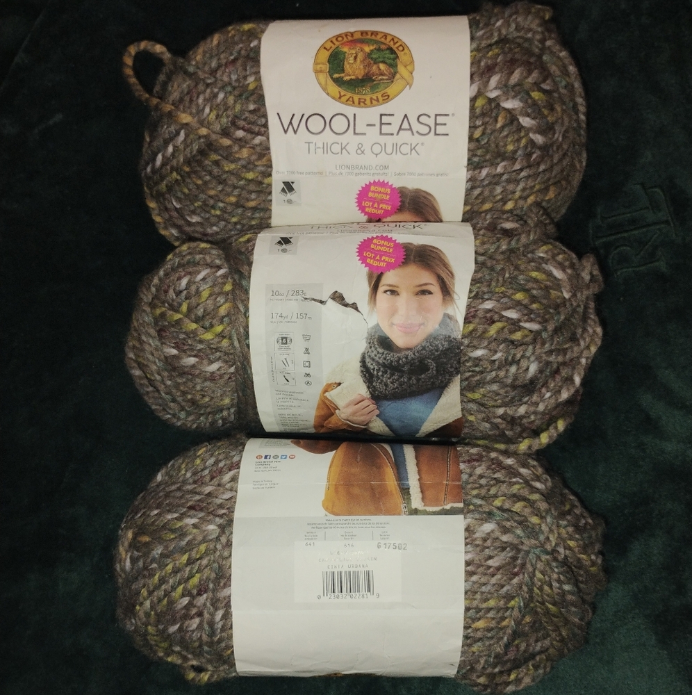Lion Brand Wool-Ease® Thick & Quick Urban Camouflage Yarn - 30 oz total NEW - Picture 1 of 10